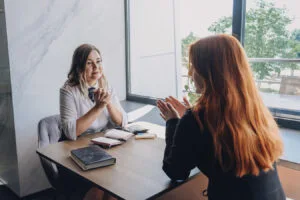 Czy to już czas na psychoterapię? 10 sygnałów, których nie warto ignorować 6 arcana